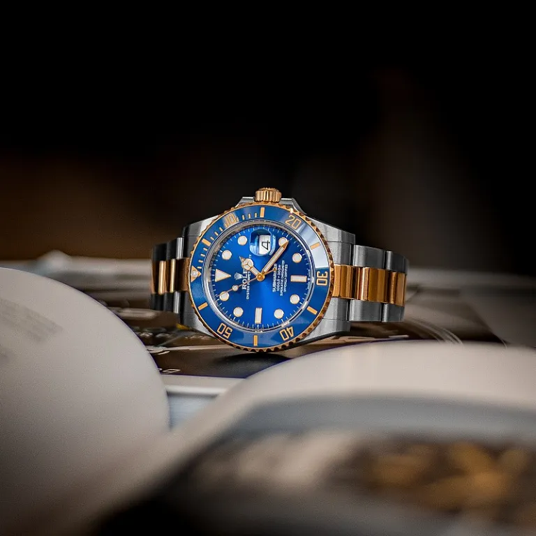 Exploring the Allure of Men's 14k Gold Watches
