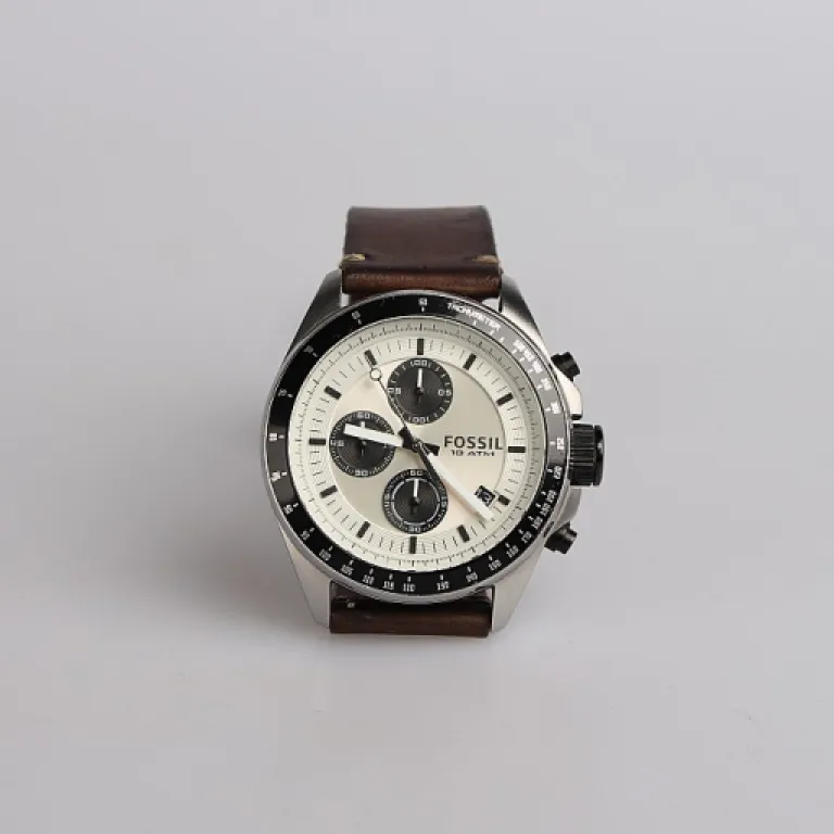 A Comparative Look at the Rolex Sea-Dweller and Submariner