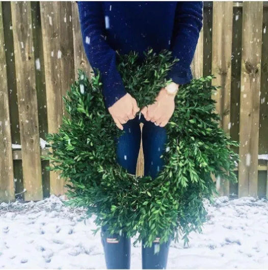 Fossil Riley Watch for Women, Quartz Chronograph Movement with Stainless Steel or Leather Strap Gold Tone and Glitter 38MM